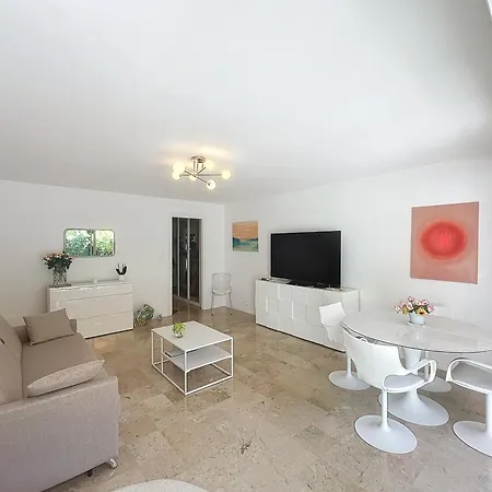 A Deux Pas Des Plages Piscine 346l Franchi Lägenhet