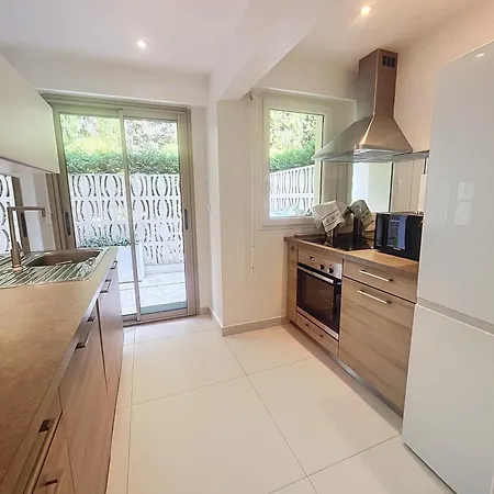 A Deux Pas Des Plages Piscine 346l Franchi Cannes